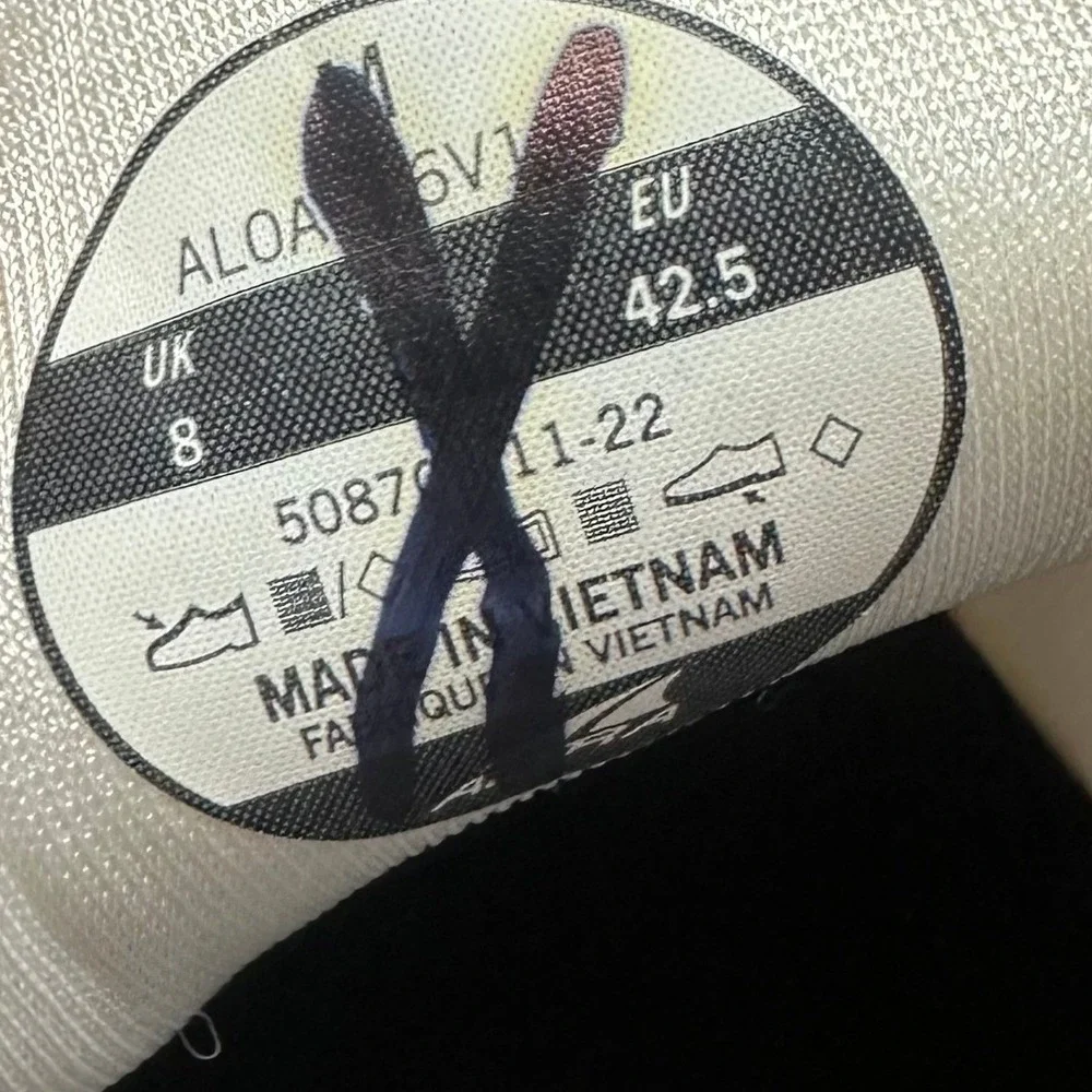 Altra Solstice XT Men's Size 9 White Mesh Running Sneakers Barely Worn